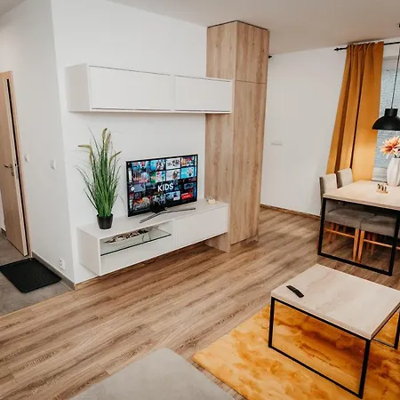 Old Town Center 2 - Private Parking Included Apartment