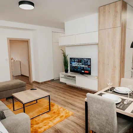 Old Town Center 2 - Private Parking Included Apartment