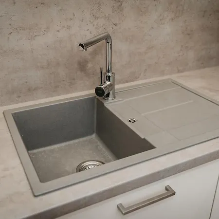 Old Town Center 2 - Private Parking Included