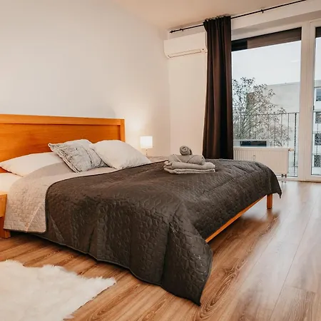 Apartment Old Town Center 2 - Private Parking Included Košice